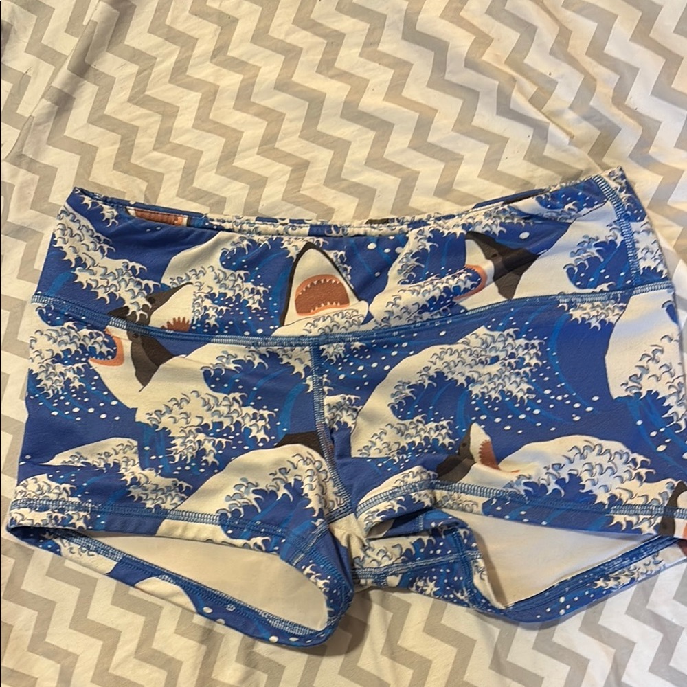 Fleo Shark Print Women's Shorts